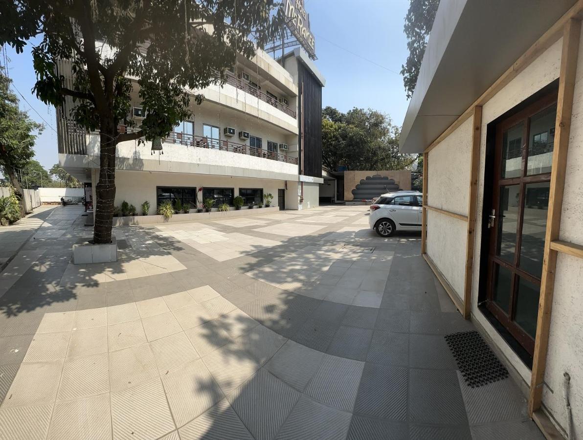 Hotel Merakee - Near Dahisar Mira Road Mumbai Exterior photo