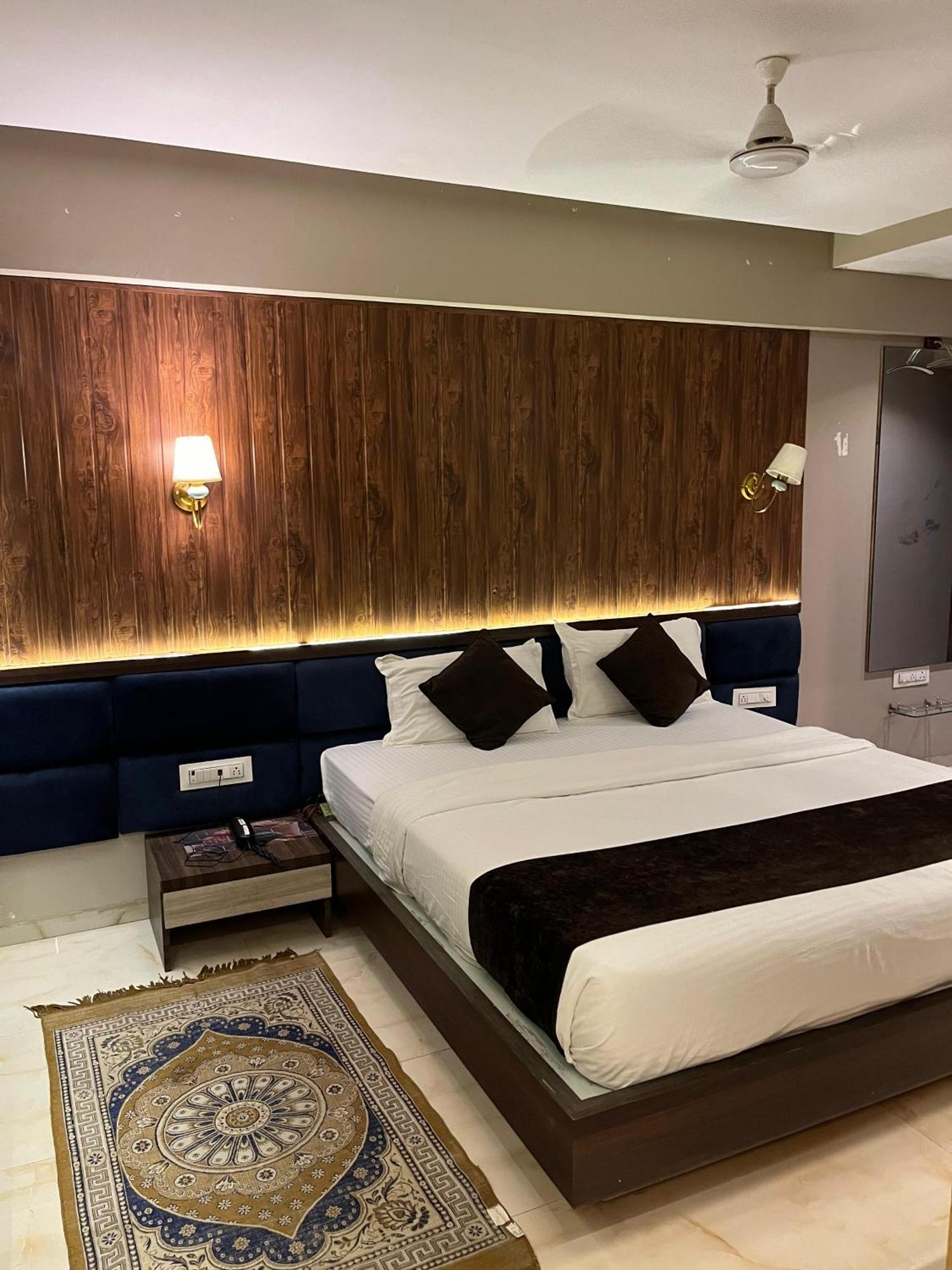 Hotel Merakee - Near Dahisar Mira Road Mumbai Exterior photo