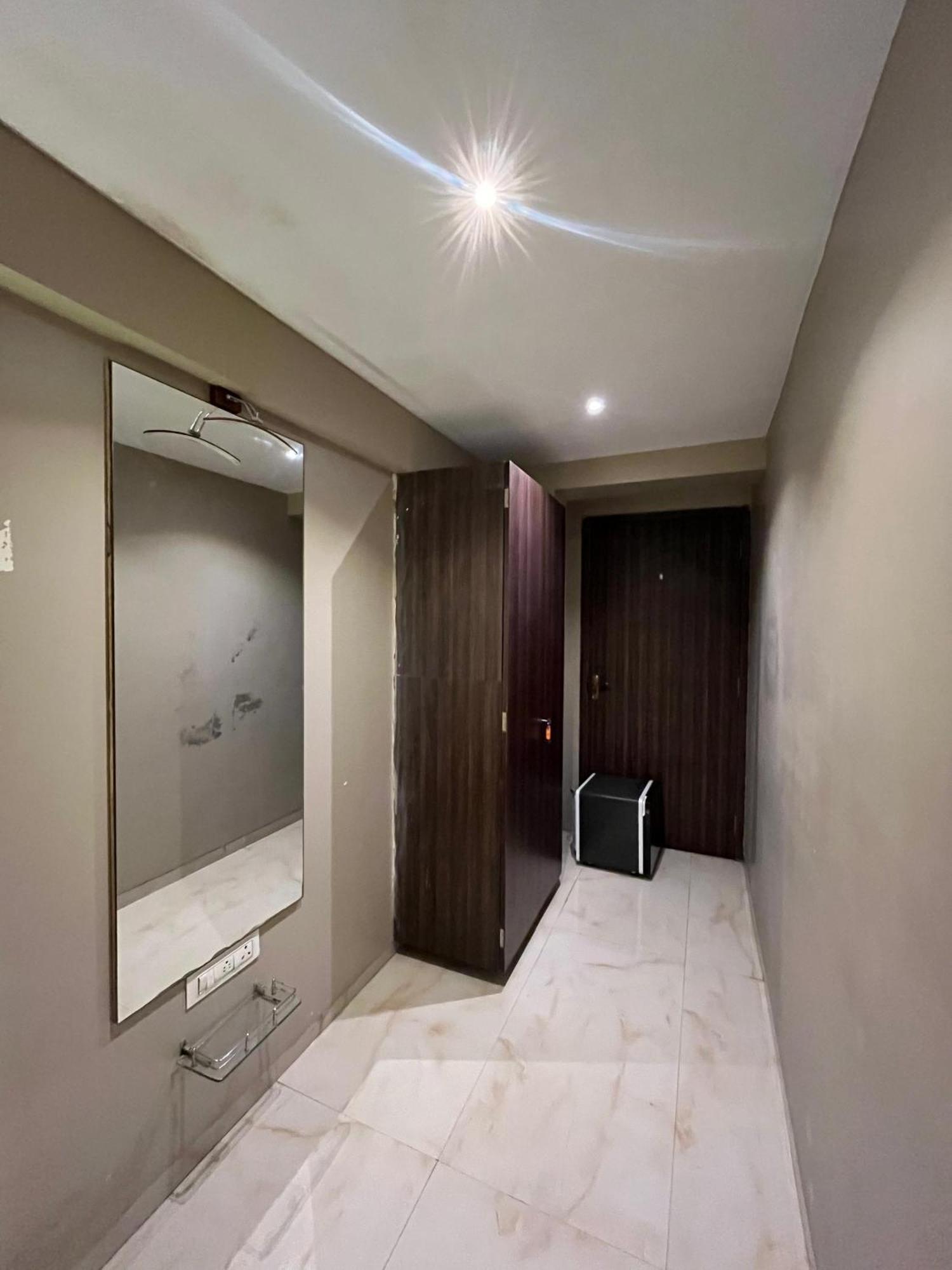 Hotel Merakee - Near Dahisar Mira Road Mumbai Exterior photo